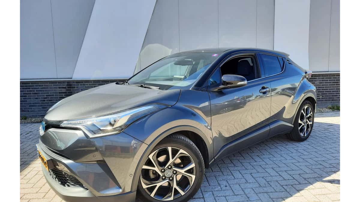 Toyota C-HR (2018) — foto 1