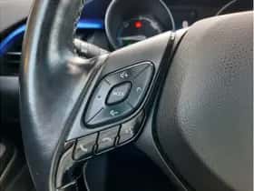 Toyota C-HR (2018) thumbnail 19
