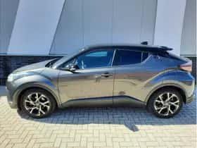 Toyota C-HR (2018) thumbnail 3