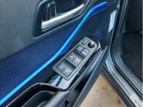 Toyota C-HR (2018) thumbnail 23