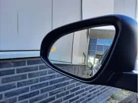 Toyota C-HR (2018) thumbnail 28