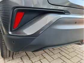 Toyota C-HR (2018) thumbnail 33