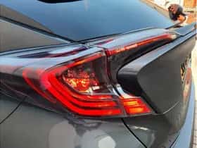 Toyota C-HR (2018) thumbnail 34