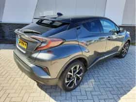 Toyota C-HR (2018) thumbnail 5