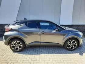 Toyota C-HR (2018) thumbnail 6