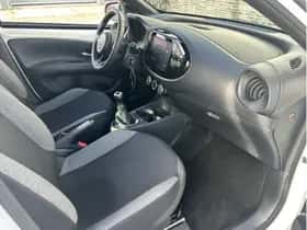 Toyota Aygo X (2025) thumbnail 13