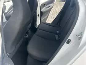 Toyota Aygo X (2025) thumbnail 15