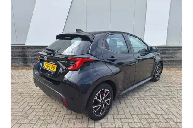 Toyota Yaris (2020) thumbnail 4