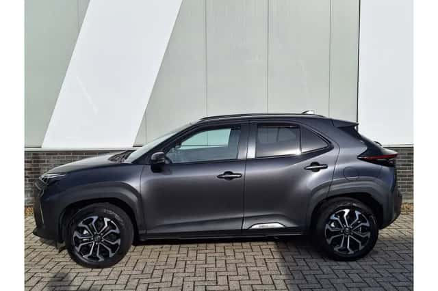 Toyota Yaris Cross (2024) thumbnail 3