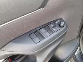 Toyota Yaris Cross (2024) thumbnail 21