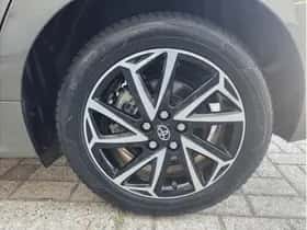Toyota Yaris (2021) thumbnail 18