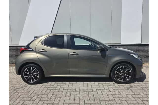 Toyota Yaris (2021) thumbnail 4