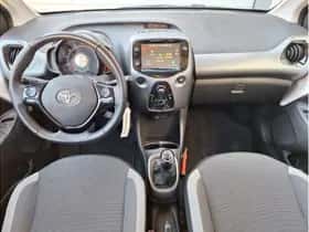Toyota Aygo (2021) thumbnail 15