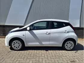 Toyota Aygo (2021) thumbnail 3
