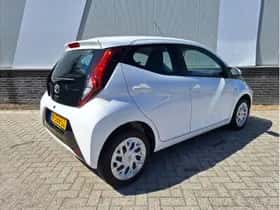 Toyota Aygo (2021) thumbnail 5