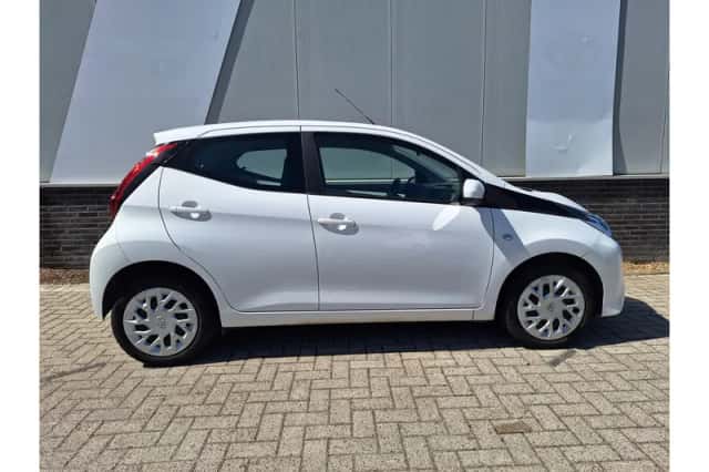 Toyota Aygo (2021) thumbnail 6