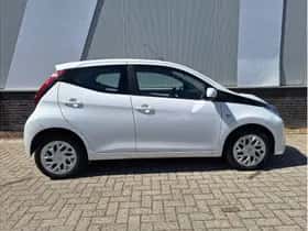 Toyota Aygo (2021) thumbnail 6