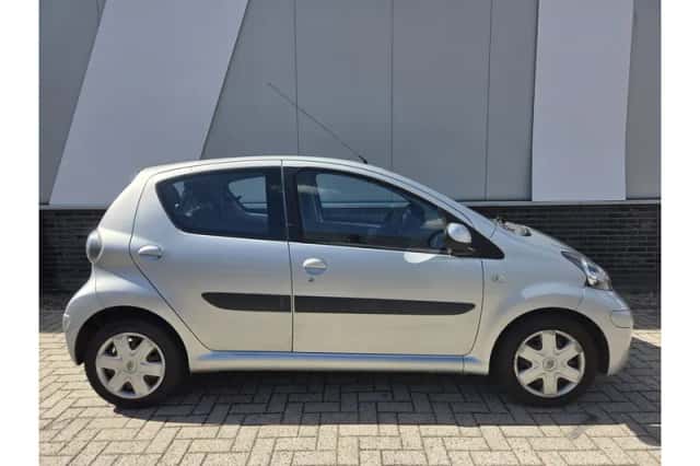 Toyota Aygo (2011) thumbnail 5