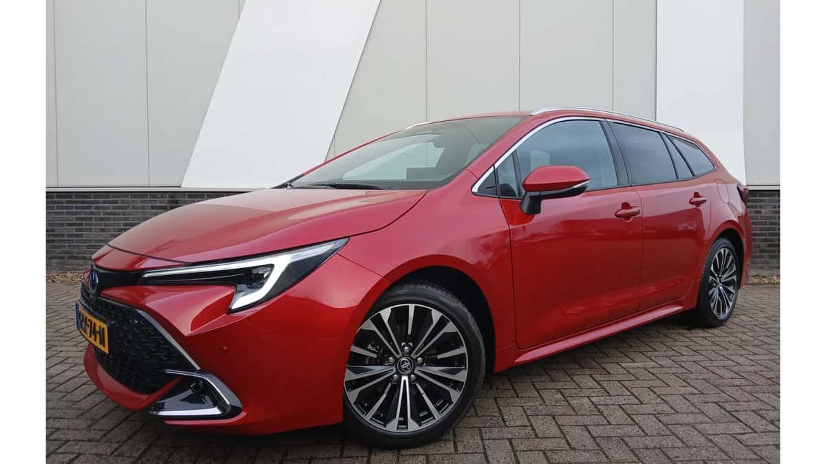 Toyota Corolla (2024) — foto 1