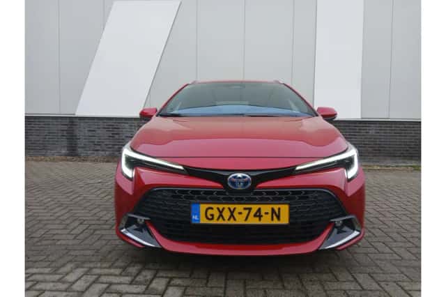 Toyota Corolla (2024) thumbnail 3