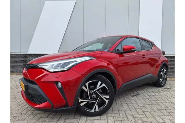 Toyota C-HR (2023) thumbnail 1