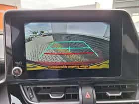 Toyota C-HR (2023) thumbnail 16