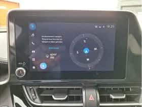 Toyota C-HR (2023) thumbnail 17