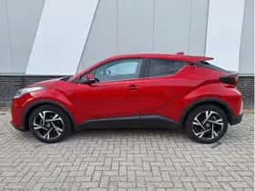 Toyota C-HR (2023) thumbnail 3