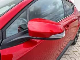 Toyota C-HR (2023) thumbnail 28