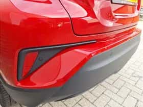 Toyota C-HR (2023) thumbnail 33