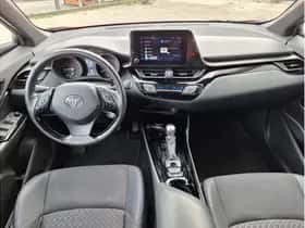 Toyota C-HR (2023) thumbnail 9