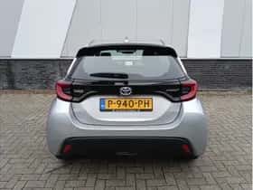 Toyota Yaris (2022) thumbnail 4