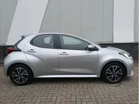 Toyota Yaris (2022) thumbnail 5