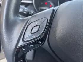 Toyota C-HR (2023) thumbnail 11