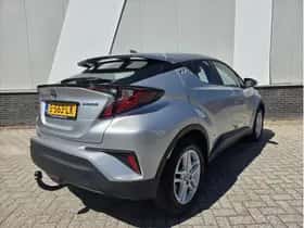 Toyota C-HR (2023) thumbnail 3