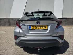 Toyota C-HR (2023) thumbnail 4