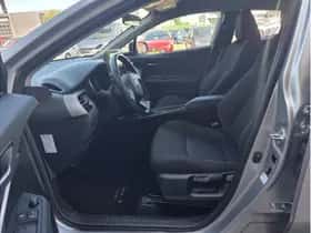 Toyota C-HR (2023) thumbnail 8