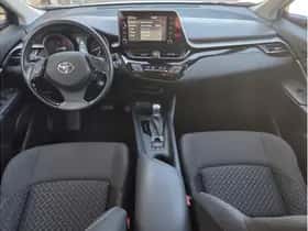 Toyota C-HR (2023) thumbnail 9