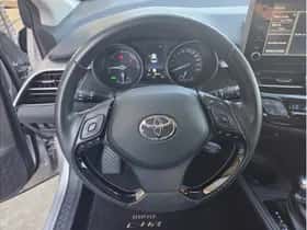 Toyota C-HR (2023) thumbnail 10