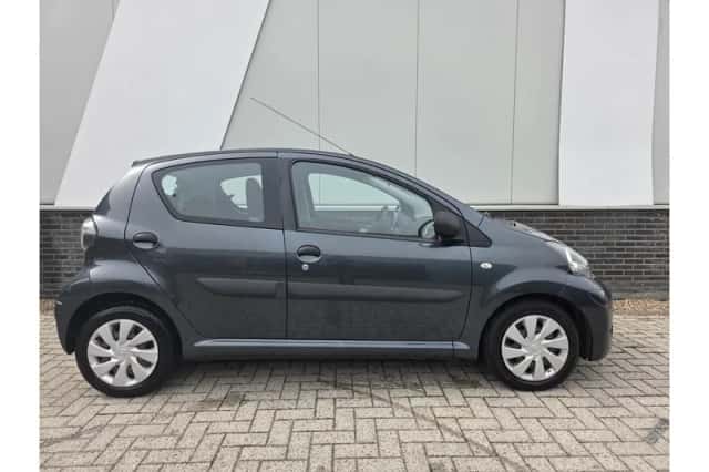 Toyota Aygo (2013) thumbnail 5