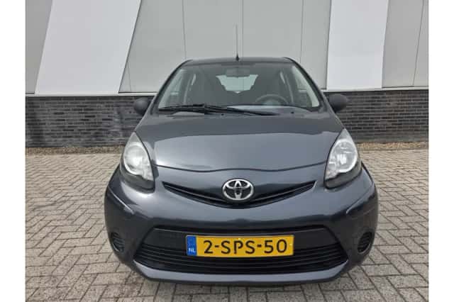 Toyota Aygo (2013) thumbnail 6