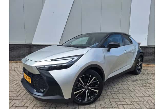 Toyota C-HR (2024) thumbnail 1