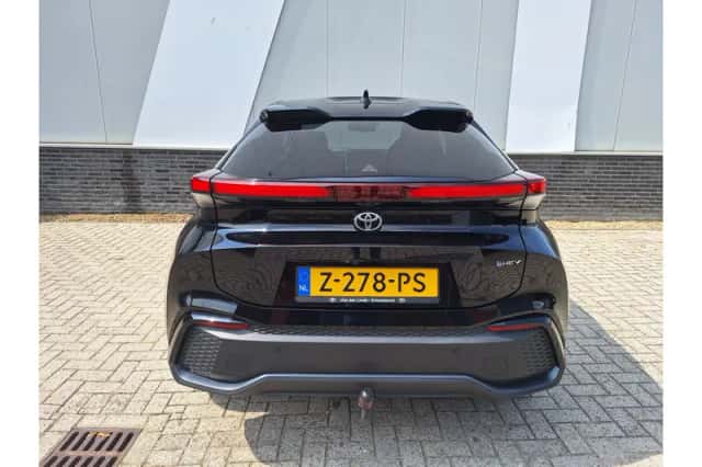 Toyota C-HR (2024) thumbnail 4