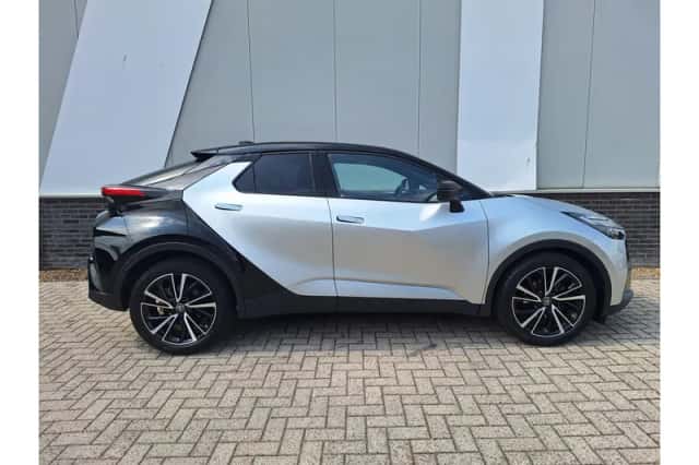 Toyota C-HR (2024) thumbnail 6