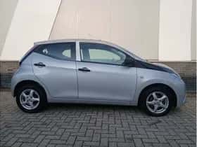 Toyota Aygo (2018) thumbnail 3