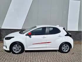 Toyota Yaris (2025) thumbnail 3