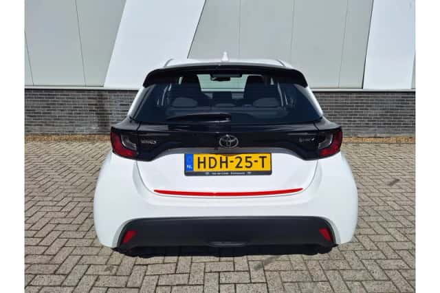Toyota Yaris (2025) thumbnail 5
