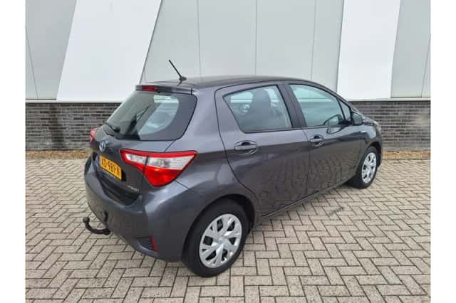 Toyota Yaris (2019) thumbnail 4