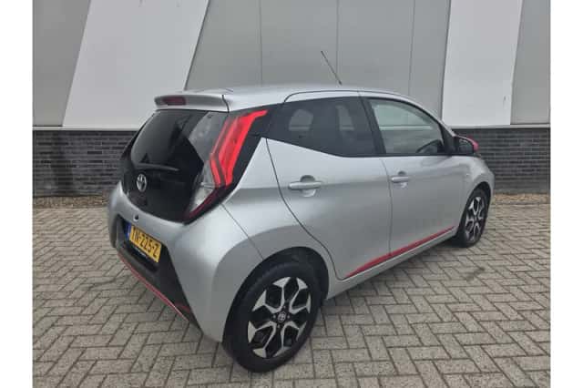 Toyota Aygo (2018) thumbnail 3