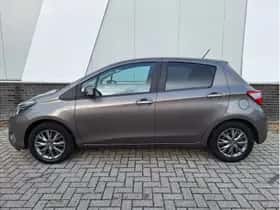 Toyota Yaris (2020) thumbnail 3
